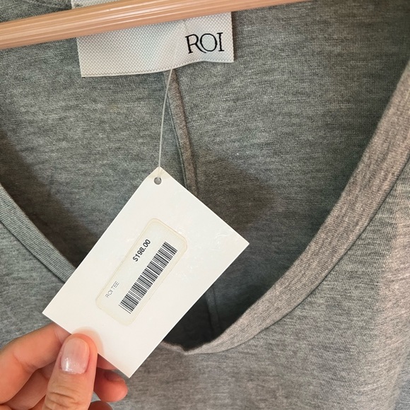 Roi Top - Picture 2 of 7